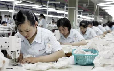 挂着“中国制造”牌子的朝鲜纺织厂这下又得倒下一大片!两部委发话:即日起全面禁止自朝鲜进口纺织品!