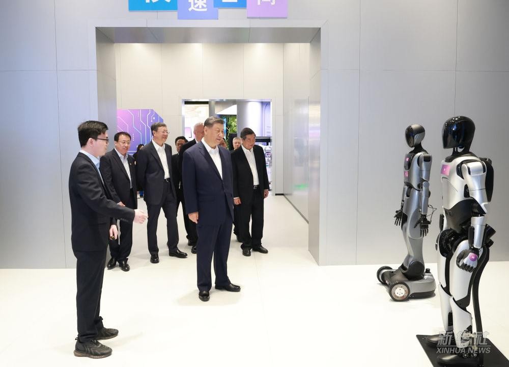 习近平总书记到上海调研，AGgame官网代表具身智能行业汇报进展