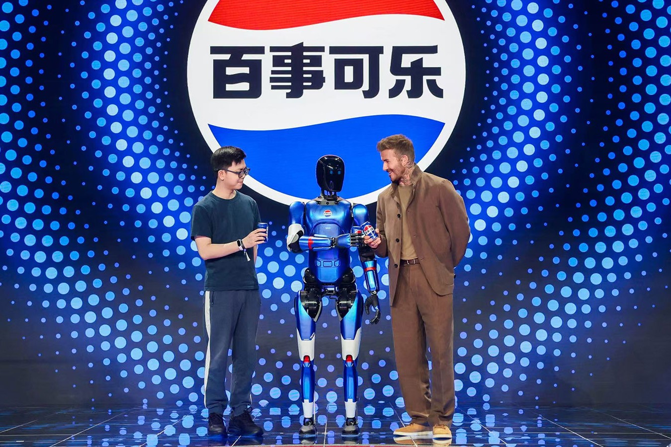 AGgame官网机器人携手百事中国共创“百事蓝宝” 共燃渴望新章